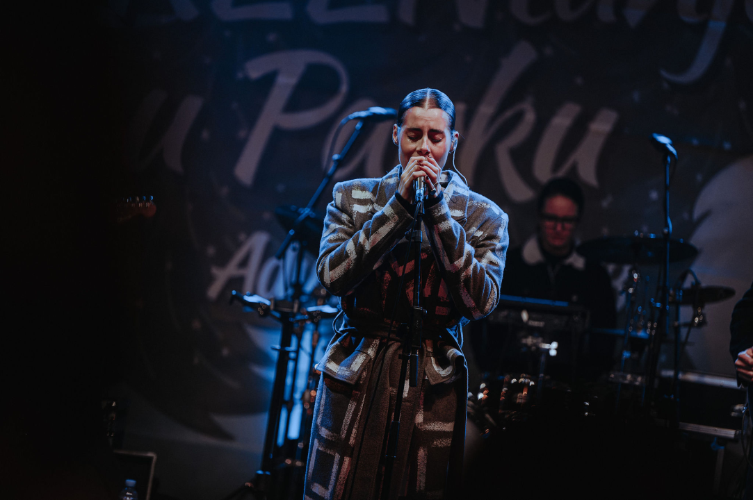 Mlada glazbenica Nika Turković napravila dobru atmosferu u Parkiću  