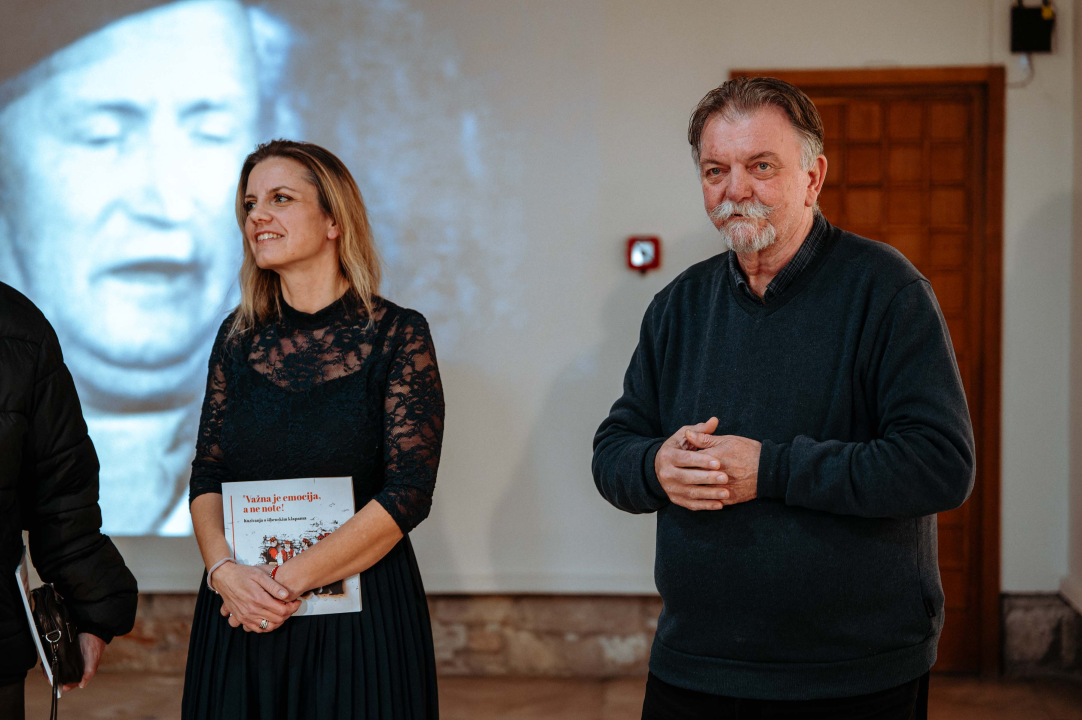  U Muzeju otvorena fenomenalna izložba ‘Važna je emocija, a ne note! Kazivanja o šibenskim klapama’