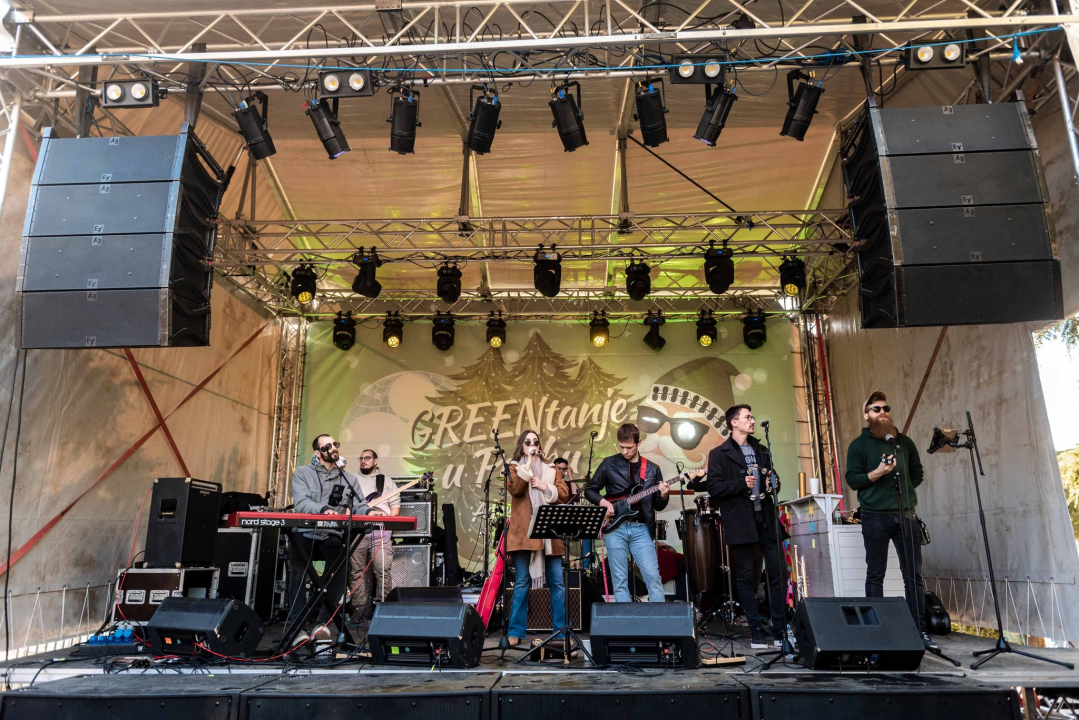 Vodički 'Spectrum' na Adventuri: Kava se pila uz glazbu od pedesetih do danas