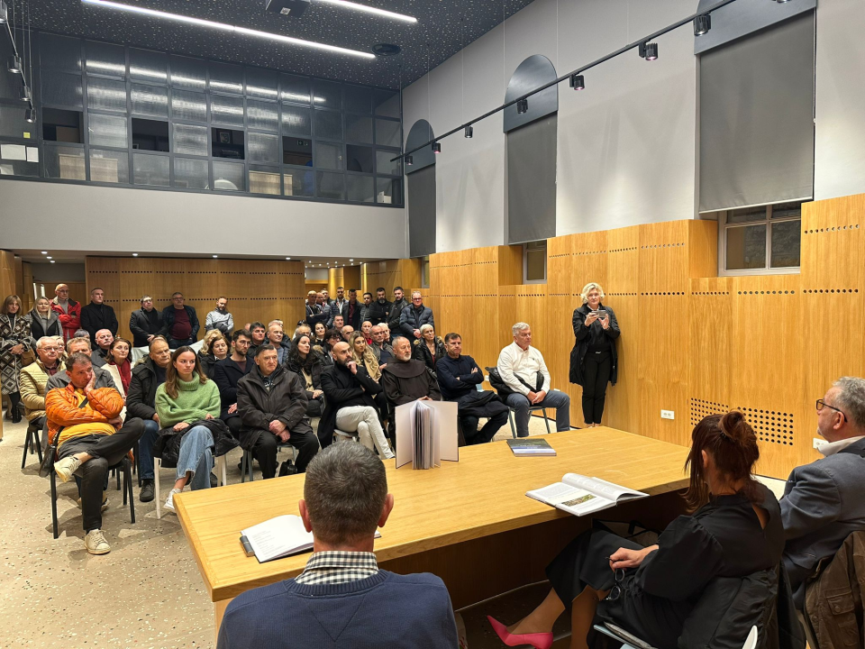 'Veličanstvena zemlja': U Skradinu sinoć predstavljena knjiga o selu Rupe