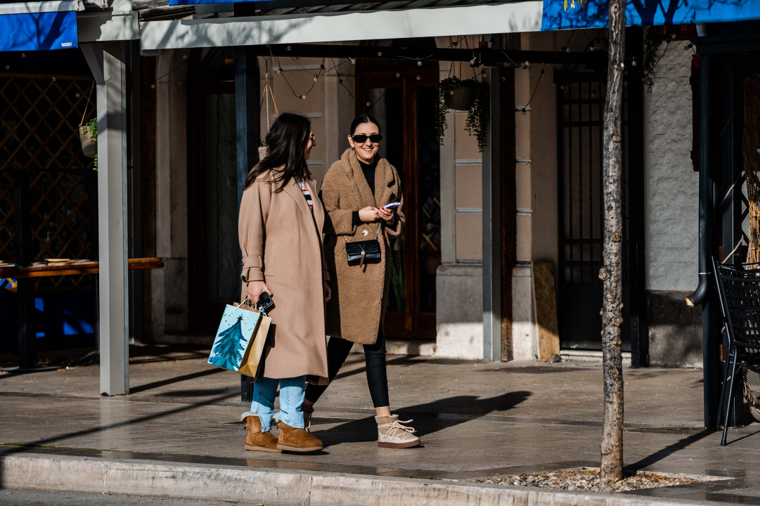 Kako biti u trendu u hladnim zimskim danima dobro znaju ove dame!