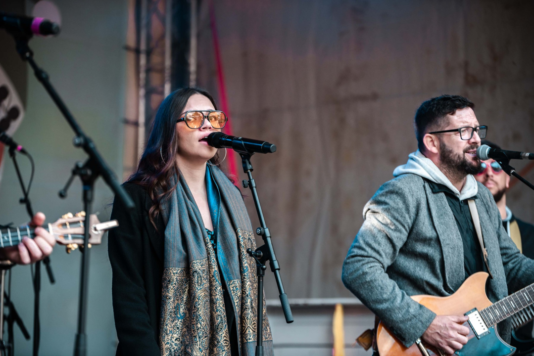 'Jedinstveni spoj starosti i neiskustva': Teke Yeke rasplesali sve u Parkiću 