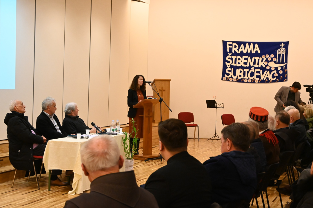 Predstavljena knjiga Frane Bilića 'Da te mogu pismom zvati'