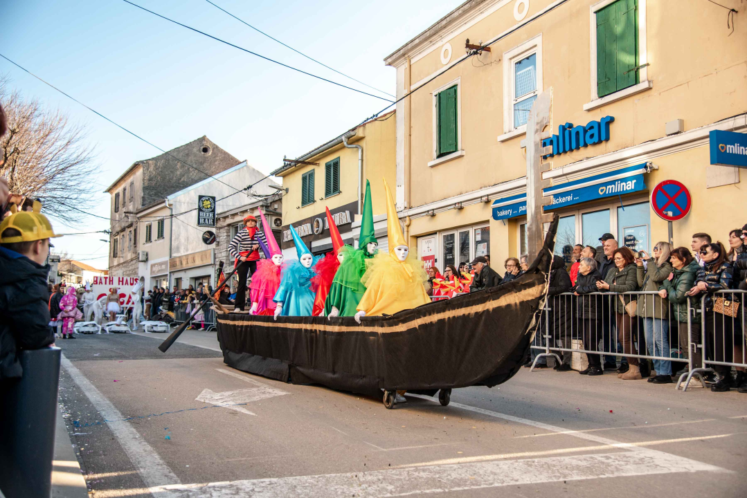FOTOGALERIJA (1) Aleksandra Prijović nastupila u Murteru, tamo zabrana nije bilo