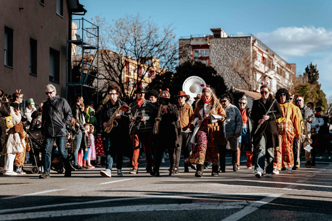 Maškarana povorka prošla kroz grad (1. dio): Najbolja maska Lego, najprovokativnija Oko sokolovo  