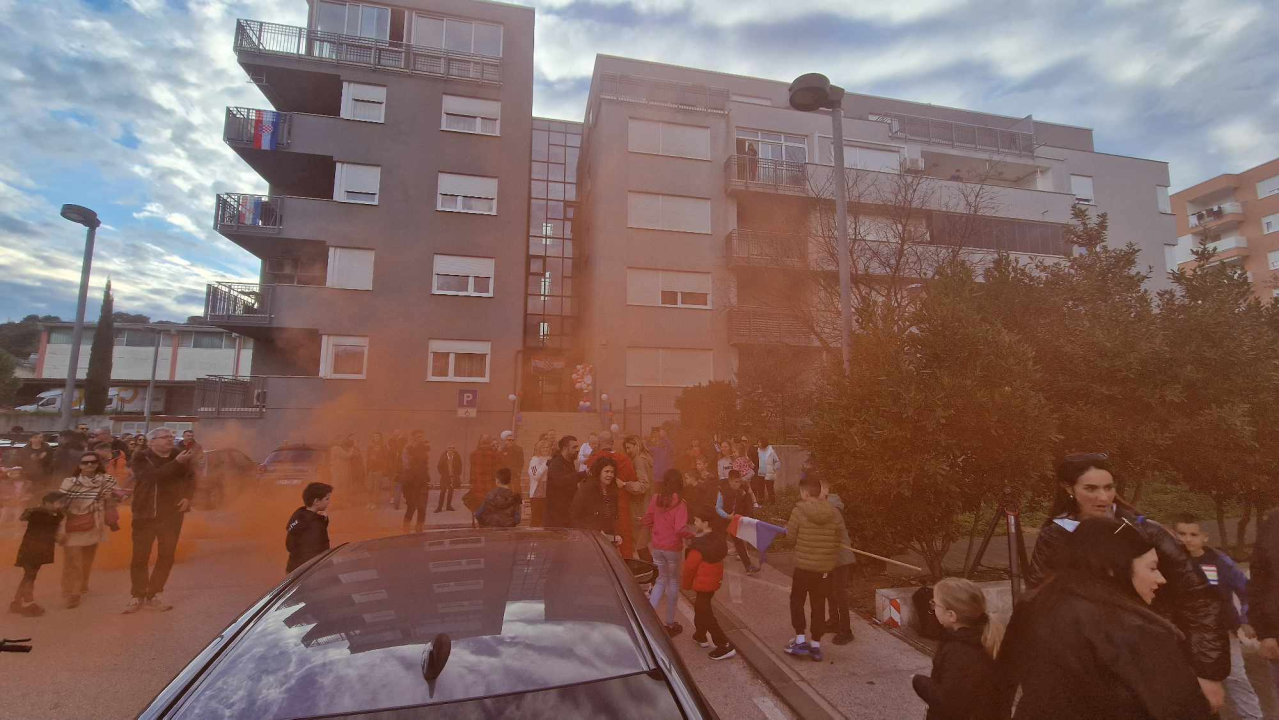 Ivica Tucak ostao bez teksta: Susjedi  na Šubićevcu pripremili mu doček kojem se nije nadao, ali se oduševio