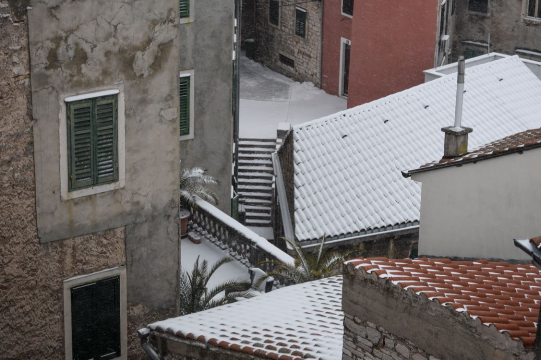 Ovako je Šibenik izgledao na današnji dan 2018. godine, danas je 19 stupnjeva više