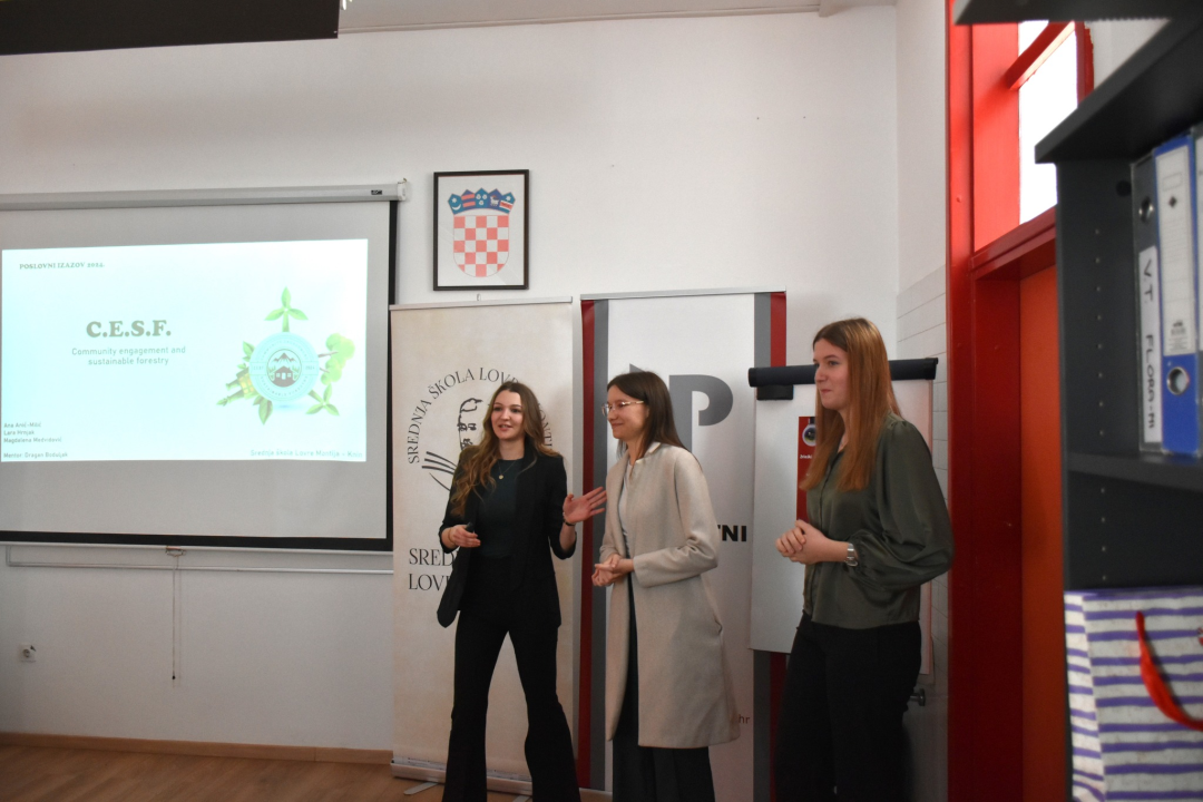 U kninskoj srednjoj školi održano regionalno natjecanje Poslovni izazov 2024. za regiju Jug