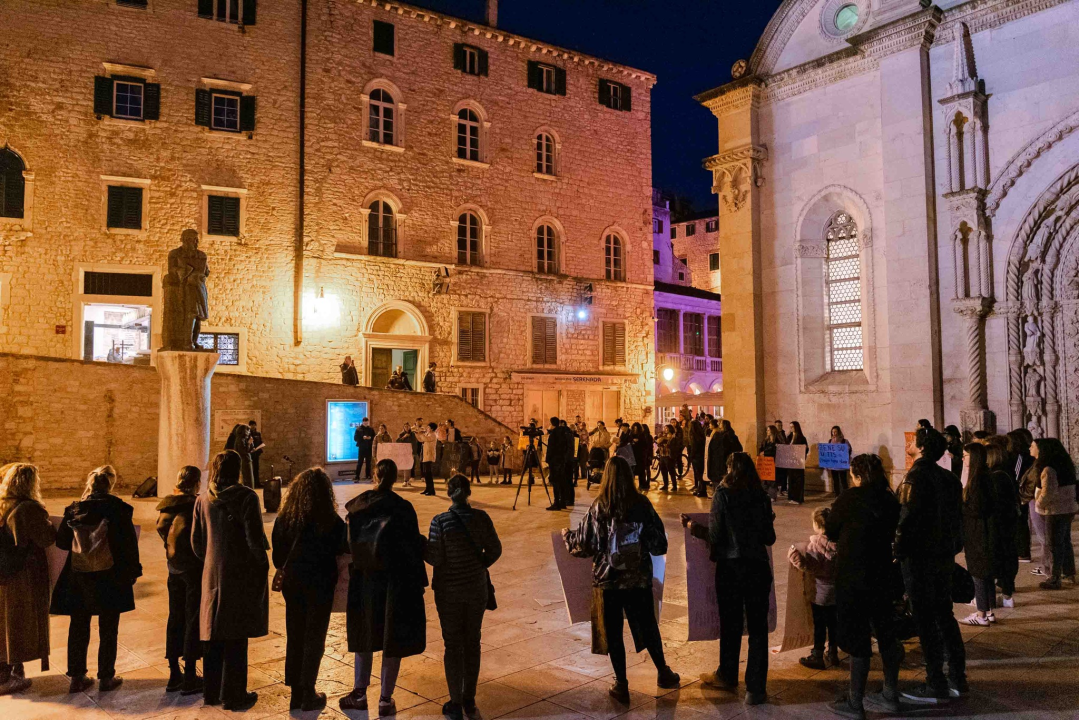 Ništa cvijeće i bombonijere: Šibenčanke, uz pokojeg Šibenčana, proslavile Dan žena na drugačiji način