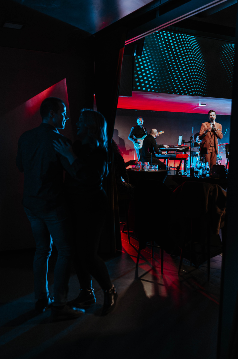 Marko Tolja za Dan žena rasplesao punu Kuću umjetnosti: ‘Arsen me nazvao pseudo-jazzerom’