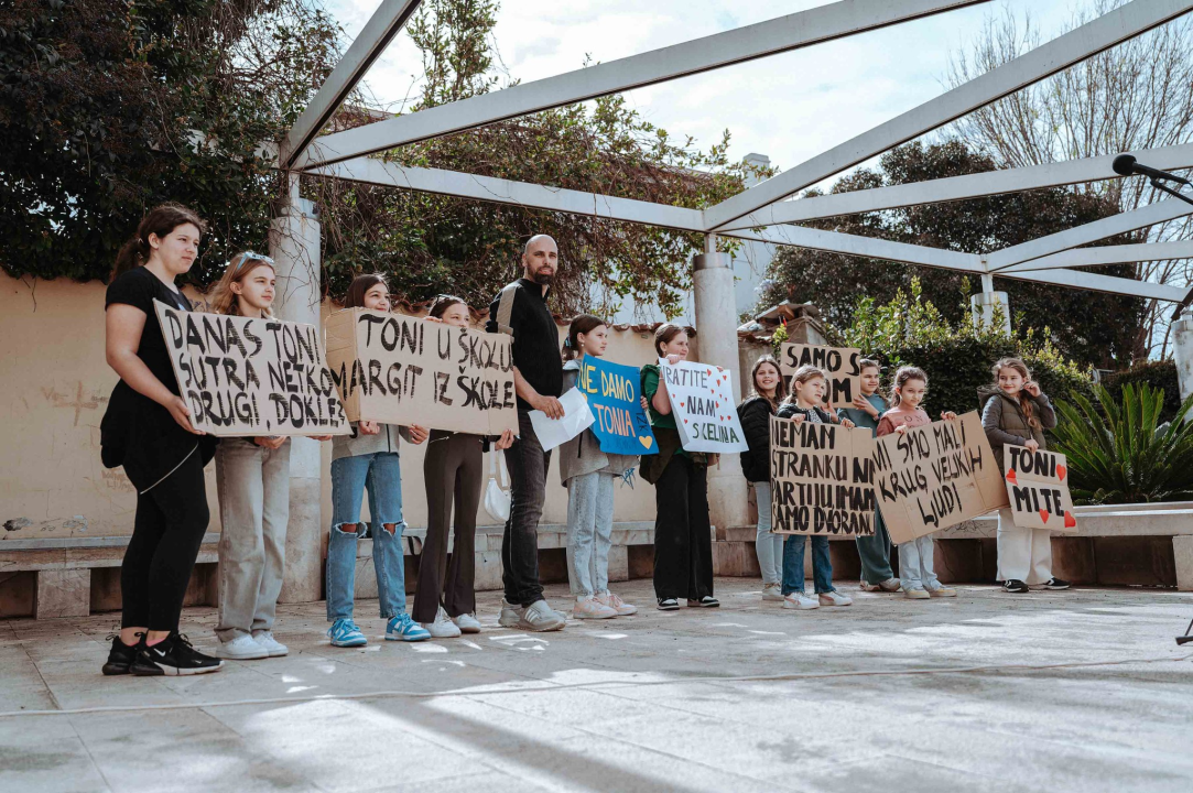 Prosvjed za profesora Tonija Skelina: 'Doživio je ogromnu nepravdu, svi smo u stanju šoka'