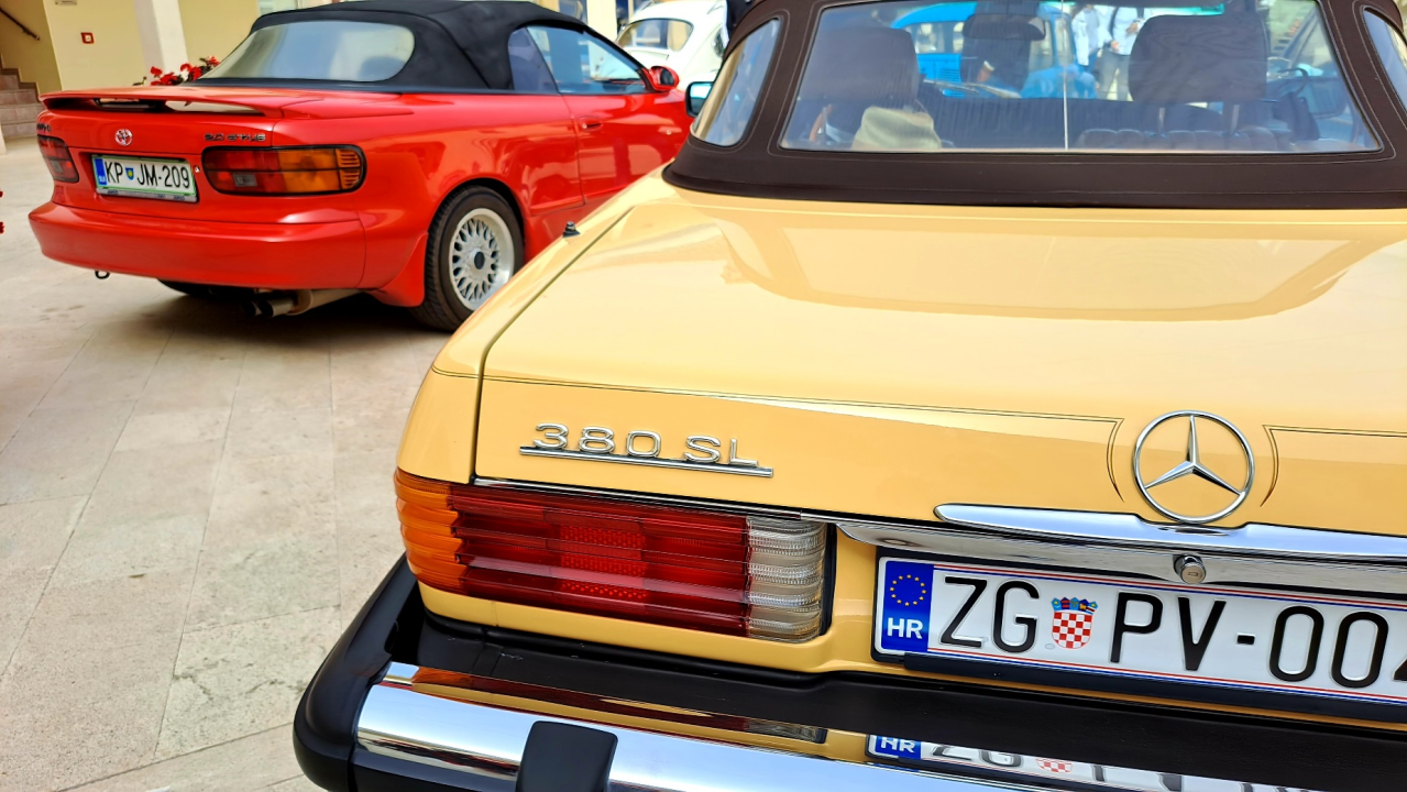 Uskršnji doručak u Rogoznici uveličali i oldtimeri