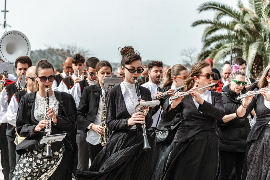 Uskrsni doručak i ove godine privukao brojne Šibenčane, fritaja 'planula' u nekoliko minuta