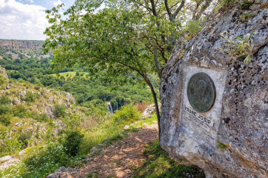 Istražite Nacionalni park „Krka“ pješice i na biciklu!