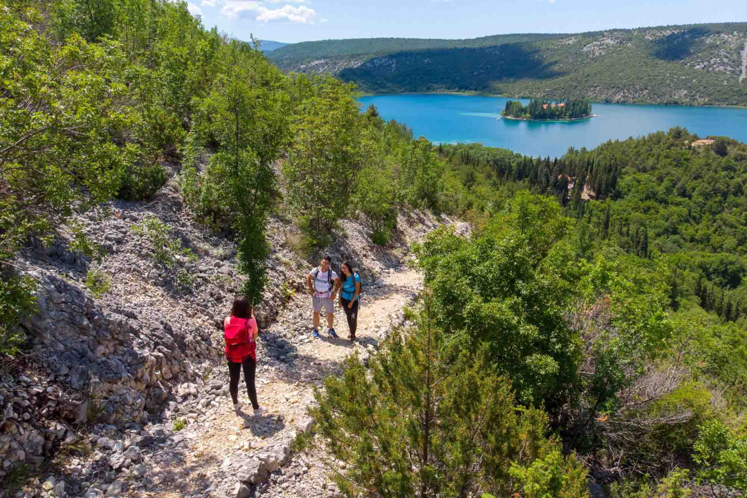 Istražite Nacionalni park „Krka“ pješice i na biciklu!