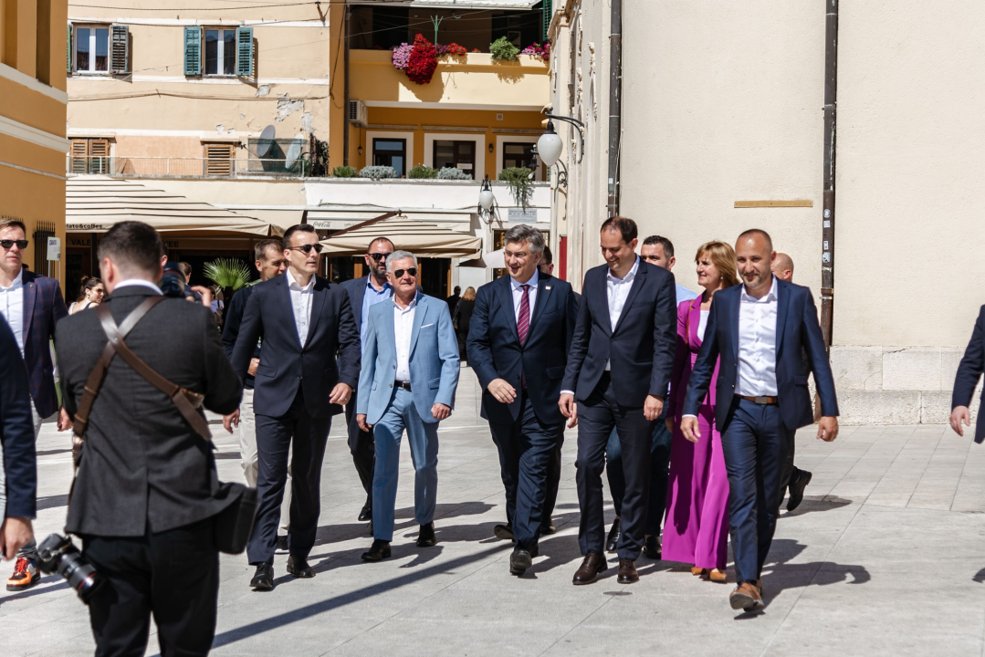 Plenković u Šibeniku: 'Uvjeren sam da će 9. izborna jedinica dati najveći obol ukupnoj pobjedi HDZ-a'