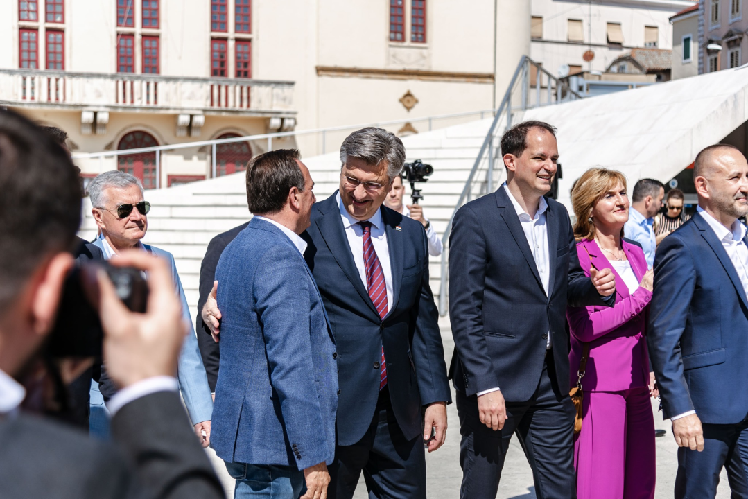 Plenković u Šibeniku: 'Uvjeren sam da će 9. izborna jedinica dati najveći obol ukupnoj pobjedi HDZ-a'