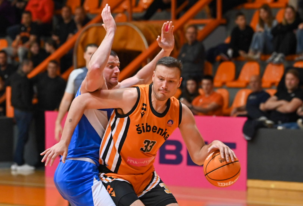 Klapa Sebenico u HNK Šibenik održala koncert za pamćenje: 'Predivna večer i to u našem gradu'