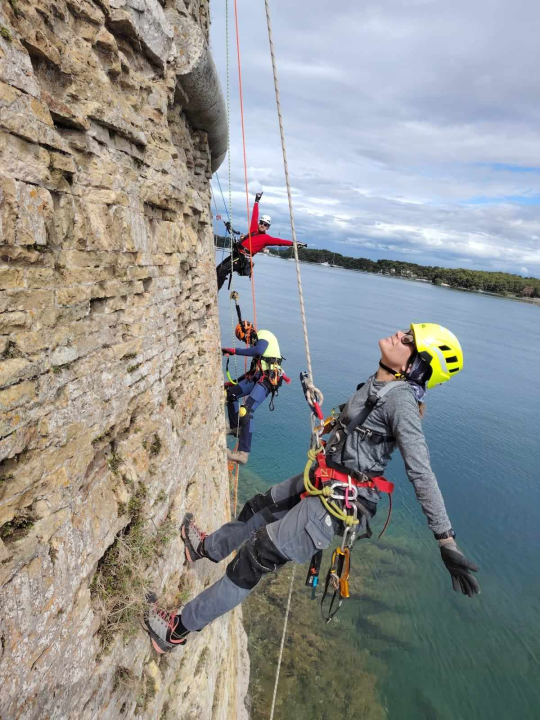 Tvrđava sv. Nikole se priprema za sezonu: Njene zidine očišćene od raslinja, trave... 