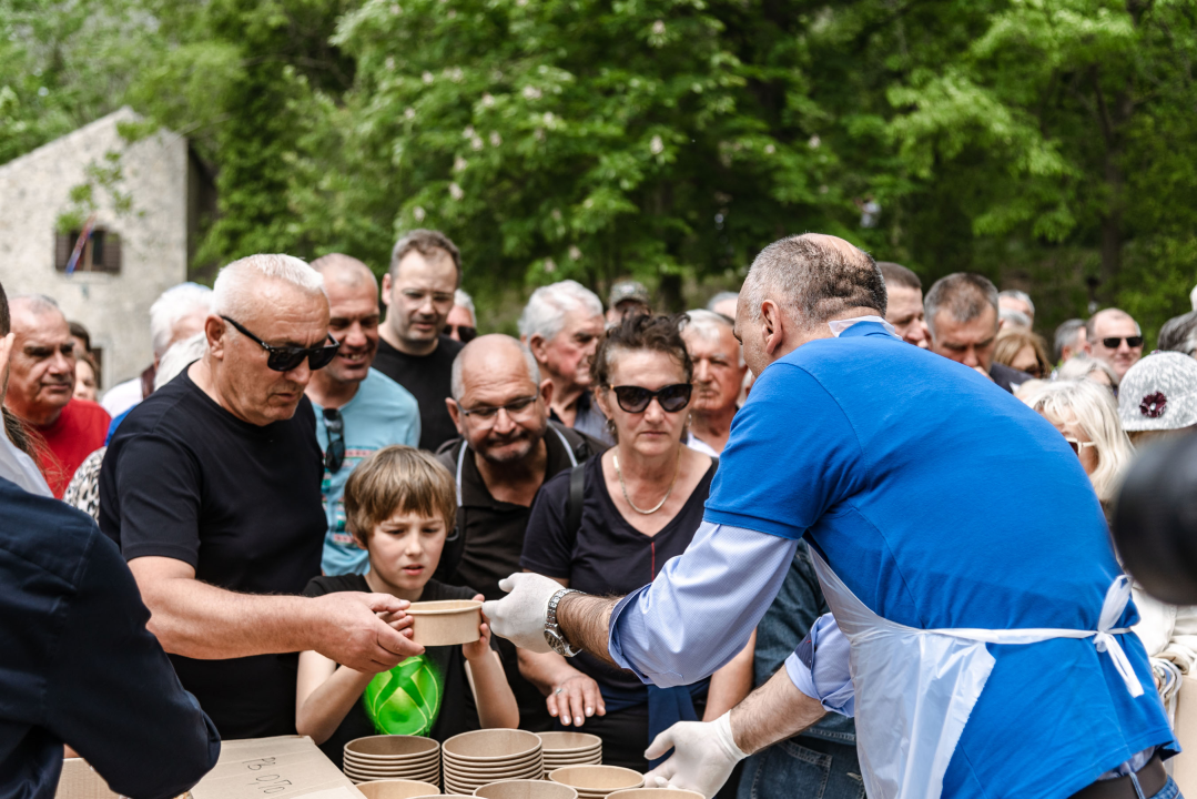 Uz podjelu graha u NP Krka obilježen Praznik rada: 'Moramo kontinuirano raditi na poboljšanju radničkih prava' 