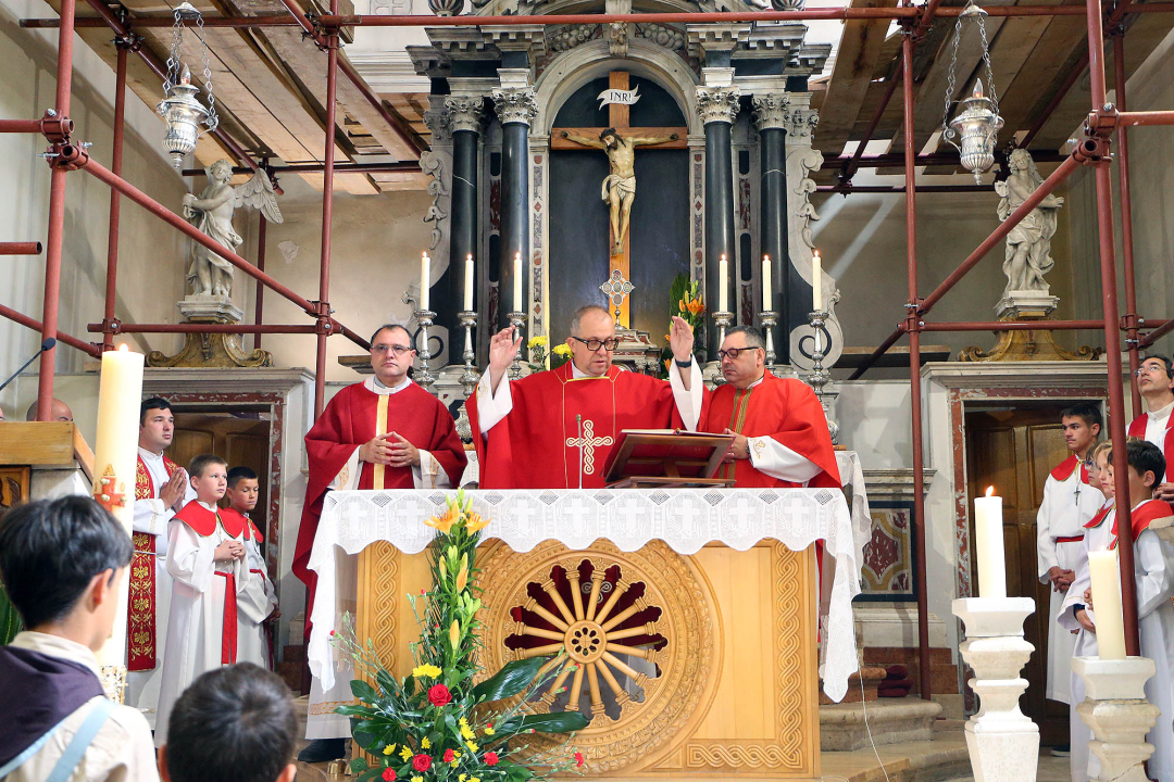 U Vodicama proslavljeni Našašće svetog križa i Dana grada