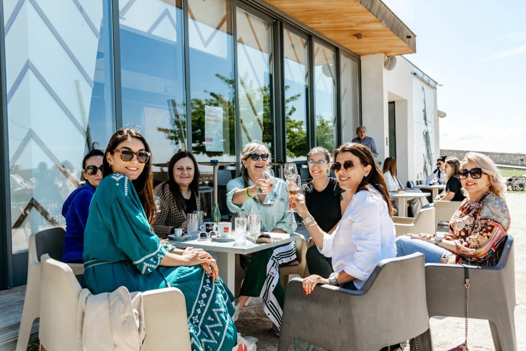 Zagrijavanje na tvrđavi Barone: Kandidatkinje za najljepšu mamu Hrvatske zabavljale se na šibenskom kaštelu