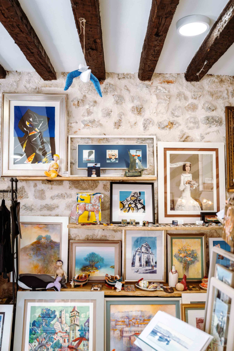 Umjetnine ljetnih motiva i žarkih boja potražite u Galeriji Juraj Dalmatinac! 