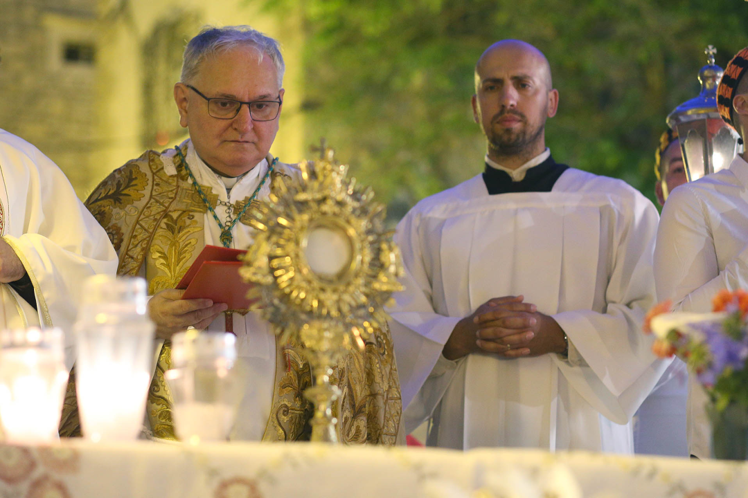 Šibenčani misom u katedrali pa procesijom proslavili svetkovinu Tijelova