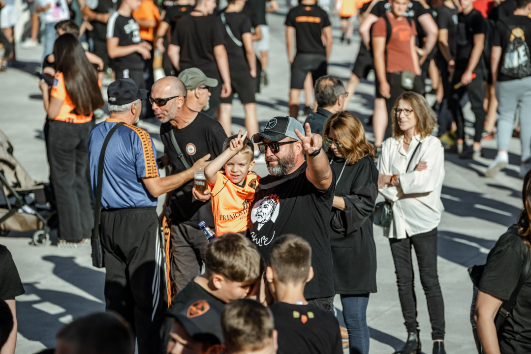 Šibenik dočekao svoje heroje u narančastom: 'Carević ostaje, sezona time završena'