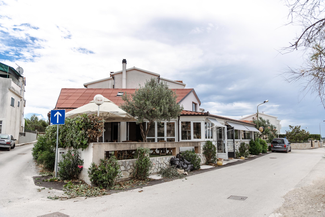 Posjetite Pizzeriju Delfin i uživajte u raznim specijalitetima!