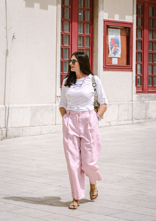 Visoke temperature potakle sređene Šibenčanke da iz ormara izvuku široke komade