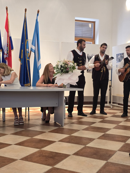 Uoči Dana općine u Rogoznici otvoren novouređeni dio rive 