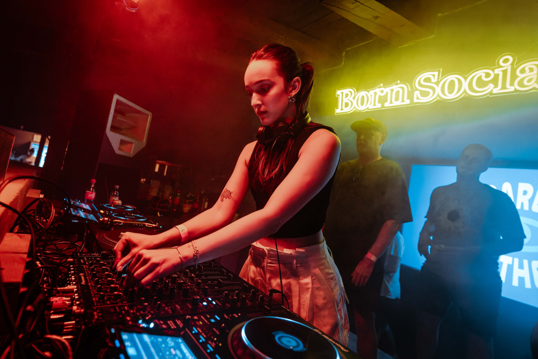 Pogledajte kako izgleda otvorenje plesne sezone u jednoj od najpoznatijih diskoteka u Dalmaciji 