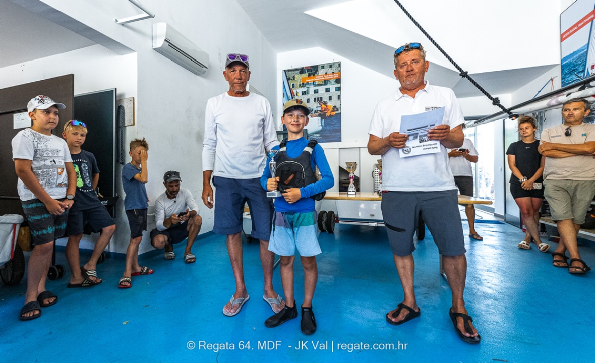 Jakov Blinja iz Jedriličarskog kluba Šibenik najbolji na Valovoj festivalskoj regati optimista