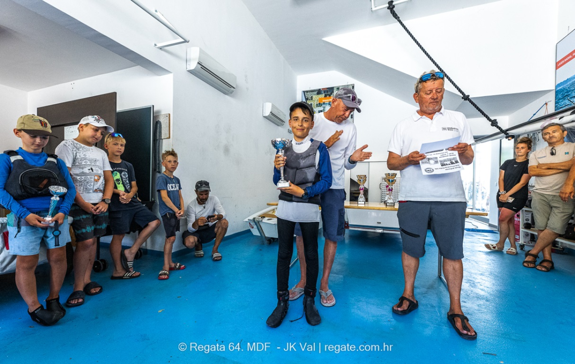 Jakov Blinja iz Jedriličarskog kluba Šibenik najbolji na Valovoj festivalskoj regati optimista