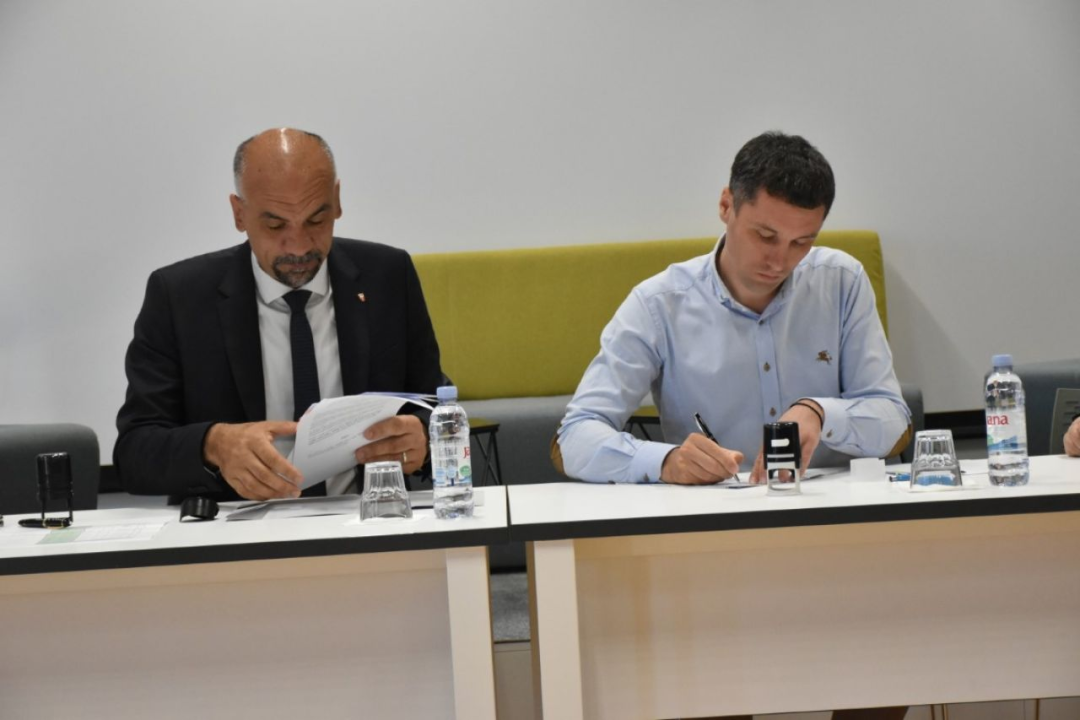 Župan potpisao ugovore vrijedne preko 200 tisuća eura, sufinancirat će 16 projekata u županiji
