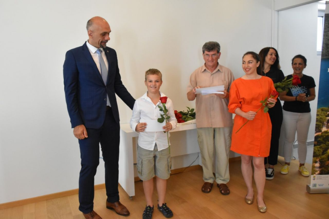 Najbolje na školskim natjecanjima Županija je nagradila iznosima od 100, 150 i 200 eura