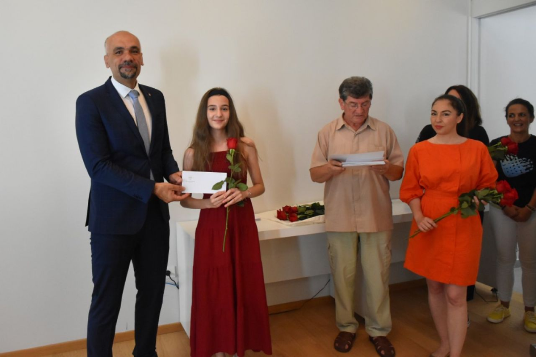 Najbolje na školskim natjecanjima Županija je nagradila iznosima od 100, 150 i 200 eura