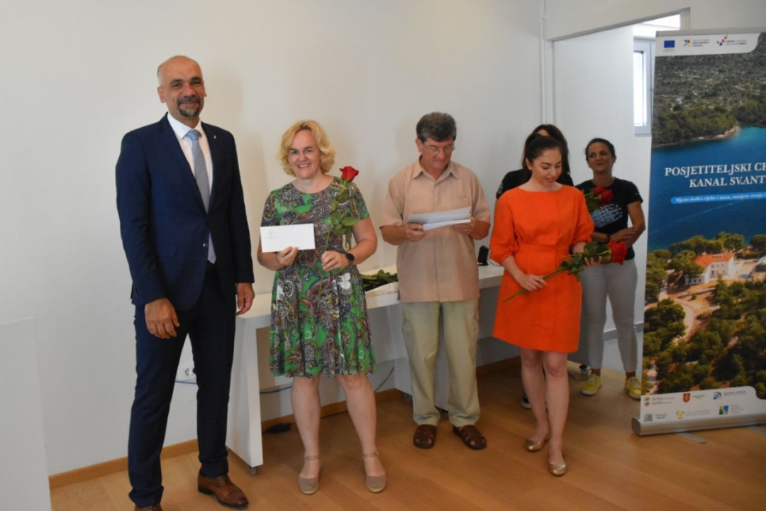 Najbolje na školskim natjecanjima Županija je nagradila iznosima od 100, 150 i 200 eura