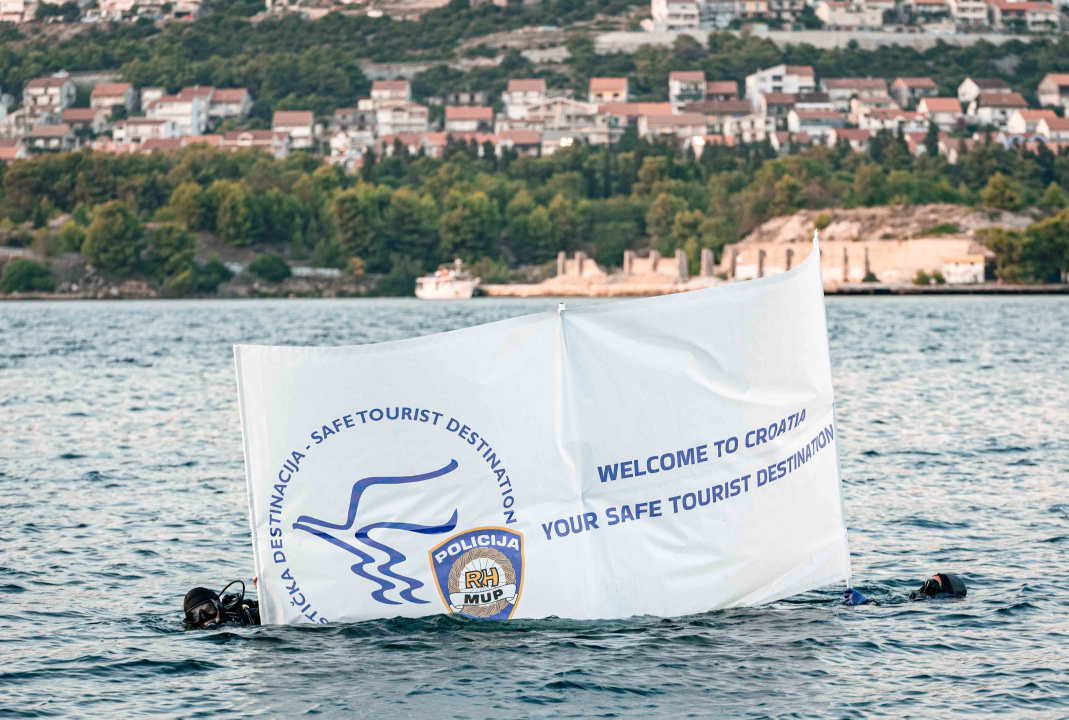 Na Martinskoj se okupili policajci, a Božinović poručio: 'Jedna smo od najsigurnijih zemalja na svijetu'