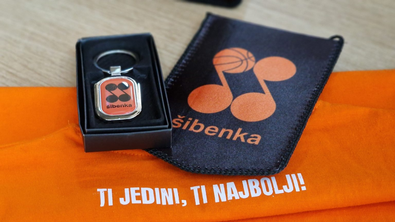 Šibenski košarkaški i nogometni klub zajedno otvorili Fan shop