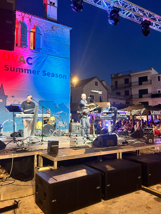 Ante Baus pobjednik trke na tovarima u Pirovcu