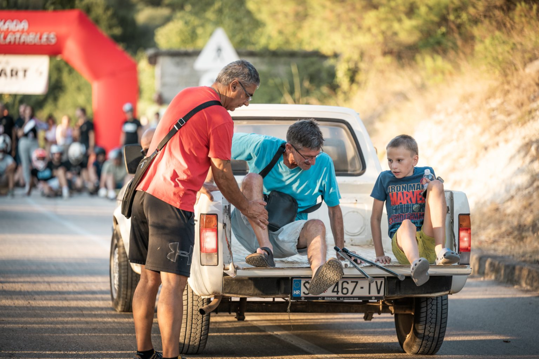 Više od 50 natjecatelja utrkivalo se na karićima kroz Rupe