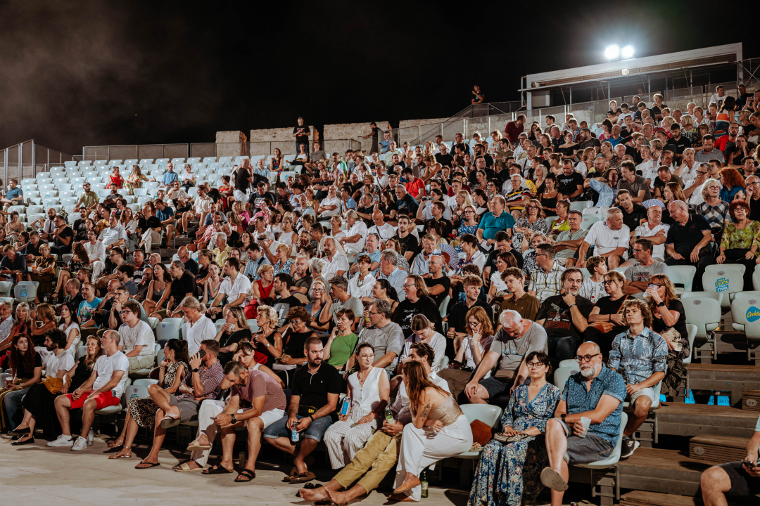 Gitaristička legenda Tommy Emmanuel na Mihovilu oduševio sviranjem tri dionice istovremeno 