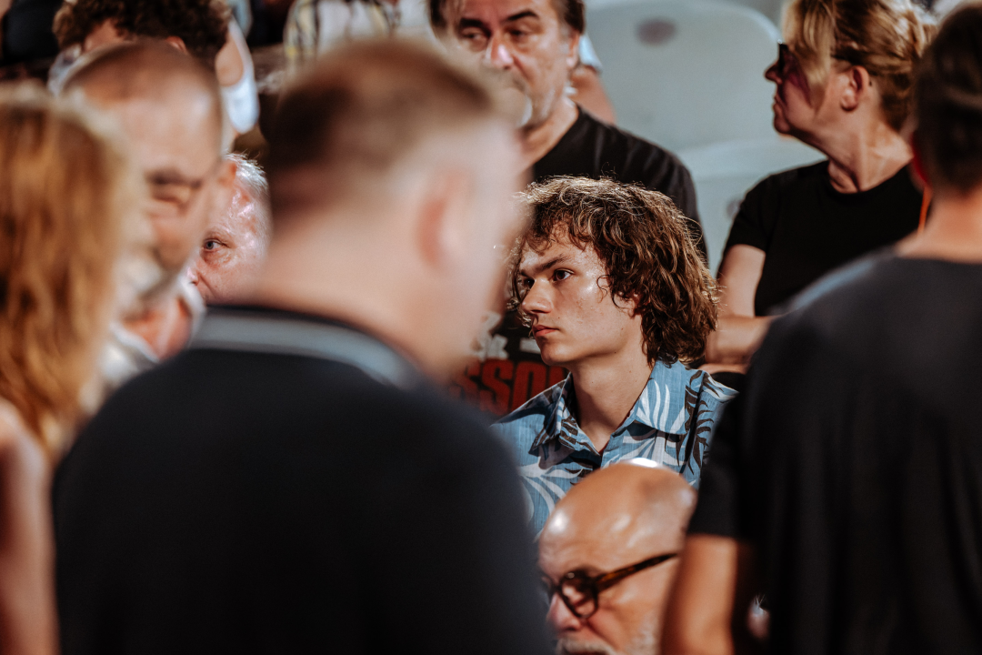 Gitaristička legenda Tommy Emmanuel na Mihovilu oduševio sviranjem tri dionice istovremeno 