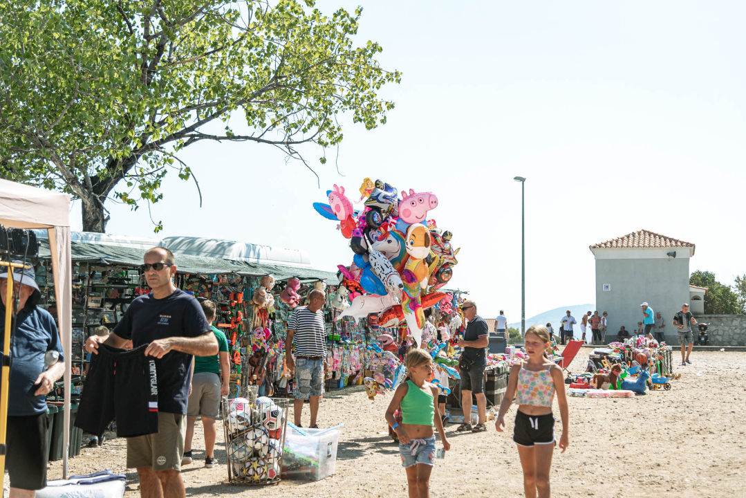 Velik broj vjernika okupio se u marijanskom svetištu u Vrpolju: Misu predvodio biskup Rogić