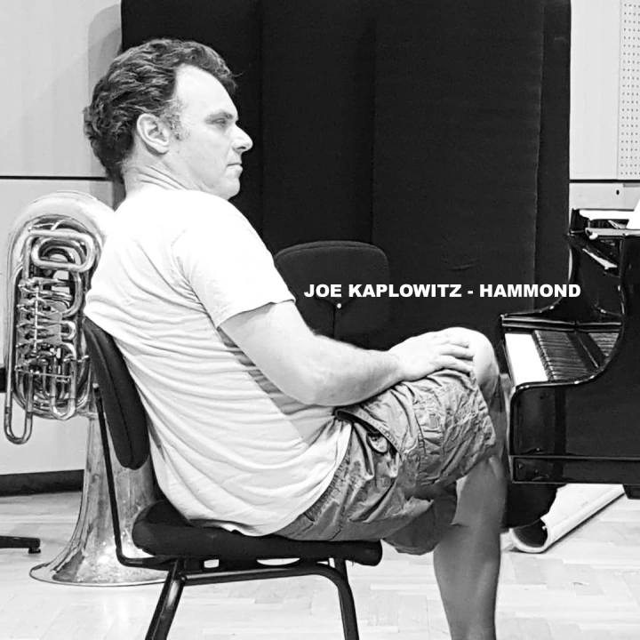 Supermjesec i superjazz uz JoJoJohnny3 u Loca Vila beach baru! 