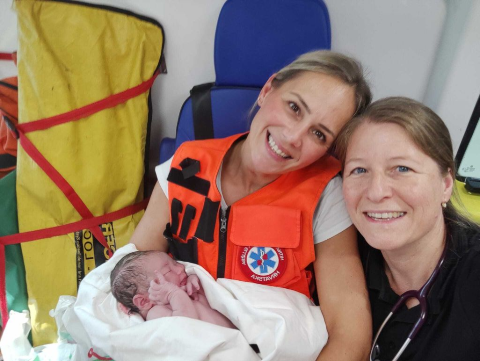 Porodio suprugu pred kućom, uspjela je i davati upute: 'Rekla mi je da uhvatim dijete, da izlazi...'