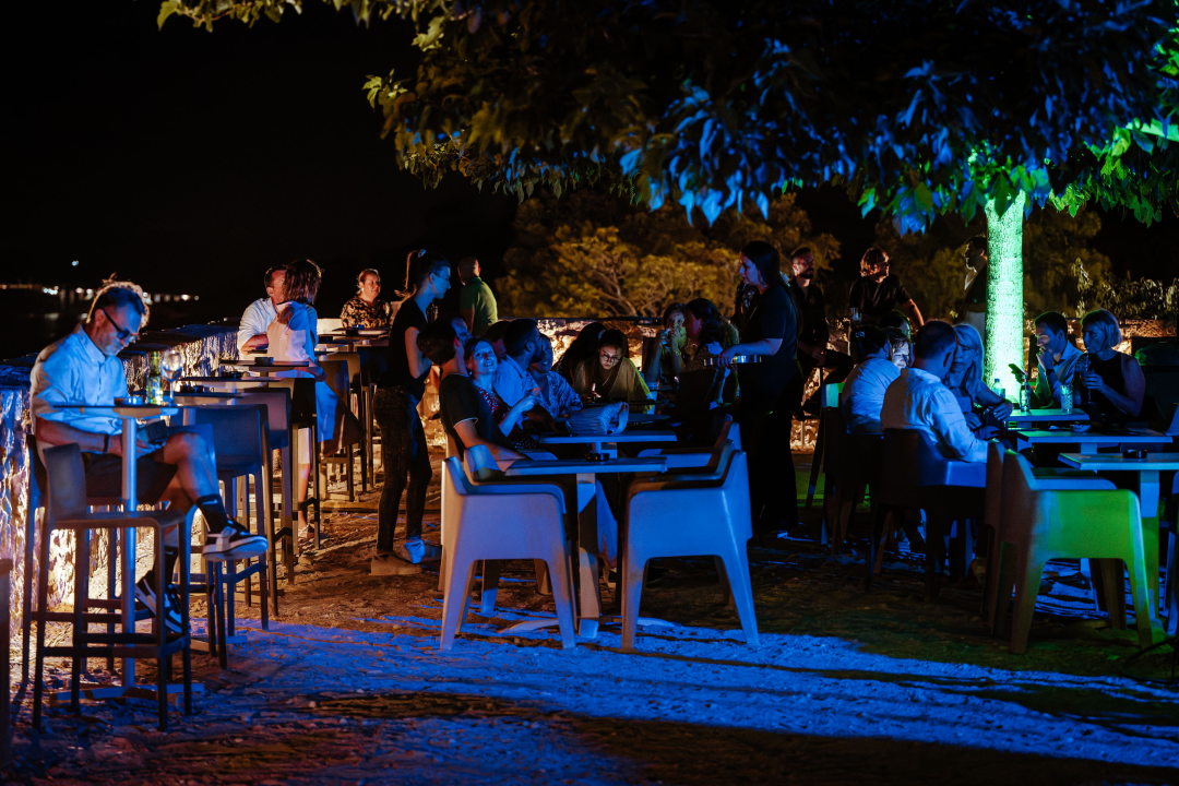 Oblaci su se razišli, nevrijeme je pričekalo, a Lelu Kaplowitz je na pozornicu Baronea ispratio puni mjesec