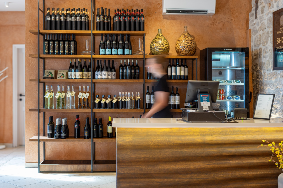 Prepustite se ugodnim trenucima na terasi Mlina Montanari  